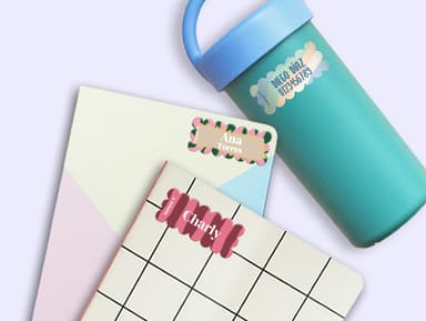 Etiquetas personalizadas con diseño onduladas