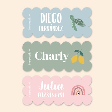 Etiquetas personalizadas onduladas con tema