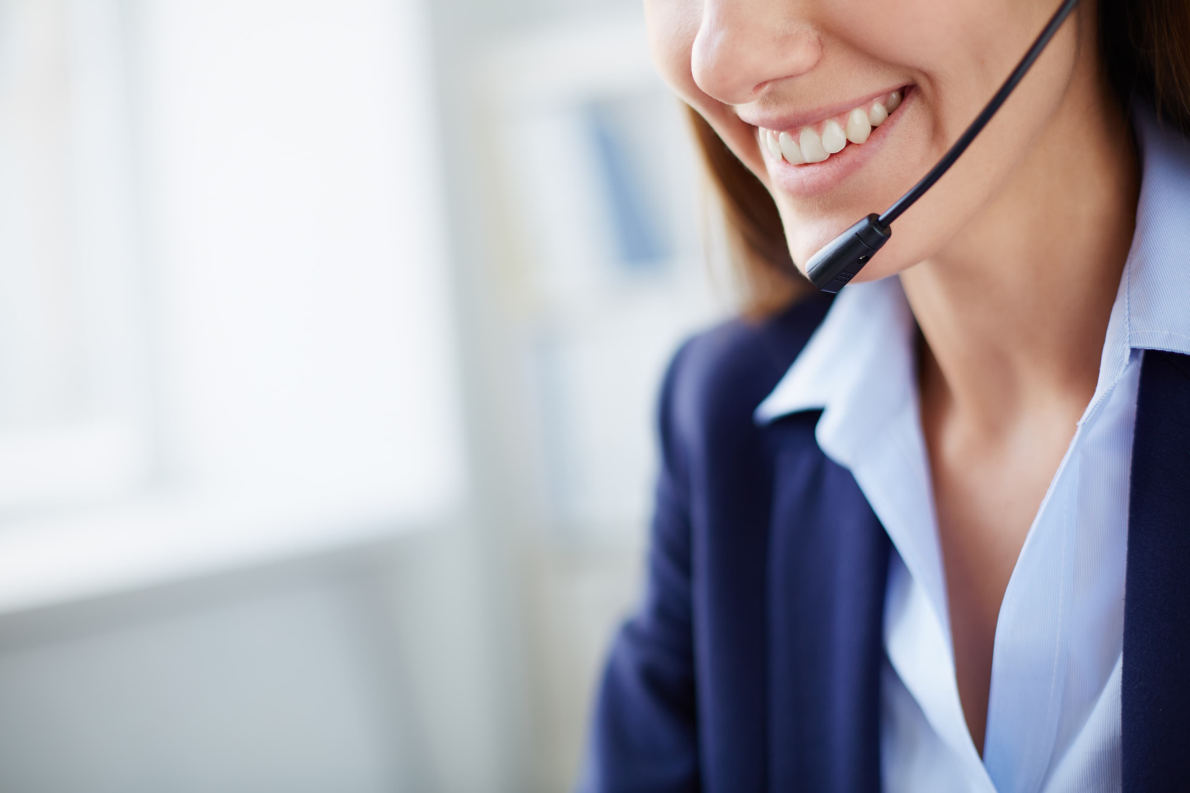 close_up_businesswoman_with_big_smile_358662deed